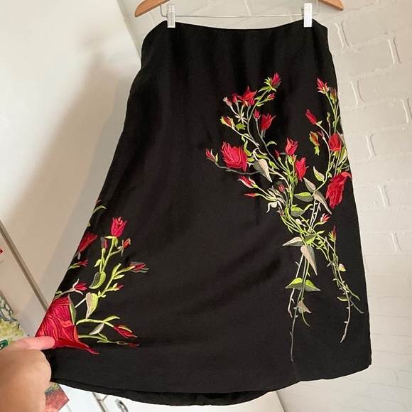 AdditionElle Midi Skirt Linen Black Floral Roses red Embrodered Dark romantic 16 - Picture 1 of 10